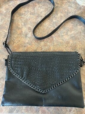 Black Crossbody Envelope Bag with Crocodile Accents and Metal Chain Trim